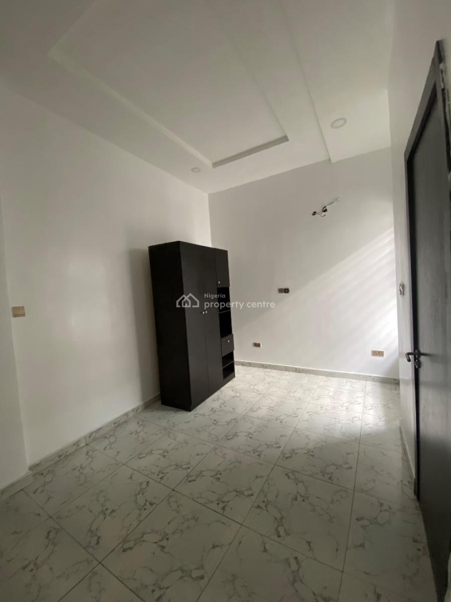 Single Room Upstairs Sharing Kitchen in a Serviced Estate, Orchid Road Before The Roundabout, Lekki, Lagos, Self Contain (single Rooms) for Rent
