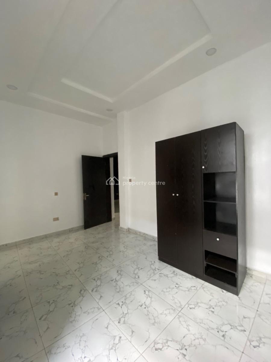 Single Room Upstairs Sharing Kitchen in a Serviced Estate, Orchid Road Before The Roundabout, Lekki, Lagos, Self Contain (single Rooms) for Rent