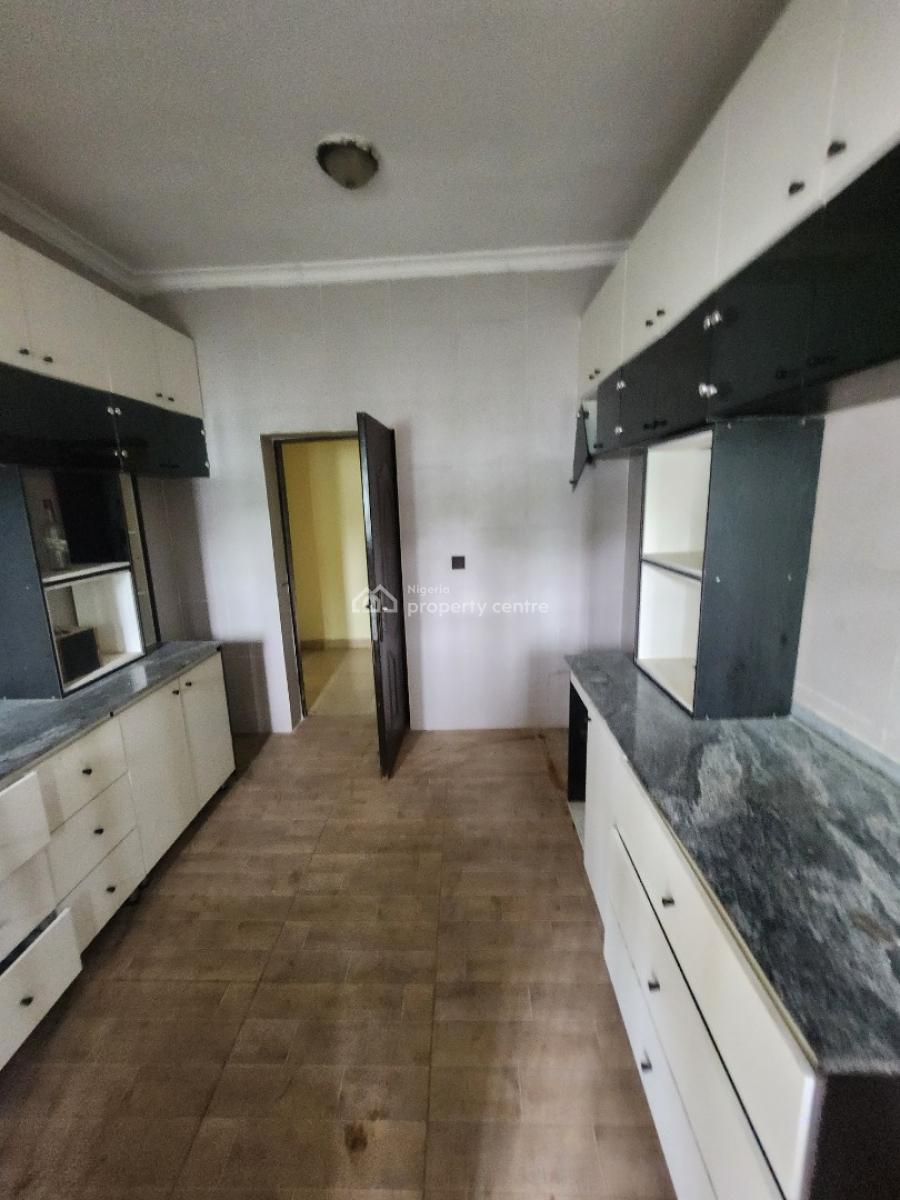 Service 3bedroom Flat with Selfco Bq, 1st Floor, with Ac & Gen,tarred, Jabi Main( Tarred Rd, Jabi, Abuja, Flat / Apartment for Rent
