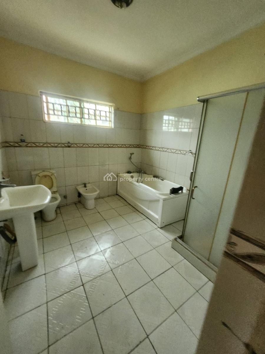 Service 3bedroom Flat with Selfco Bq, 1st Floor, with Ac & Gen,tarred, Jabi Main( Tarred Rd, Jabi, Abuja, Flat / Apartment for Rent