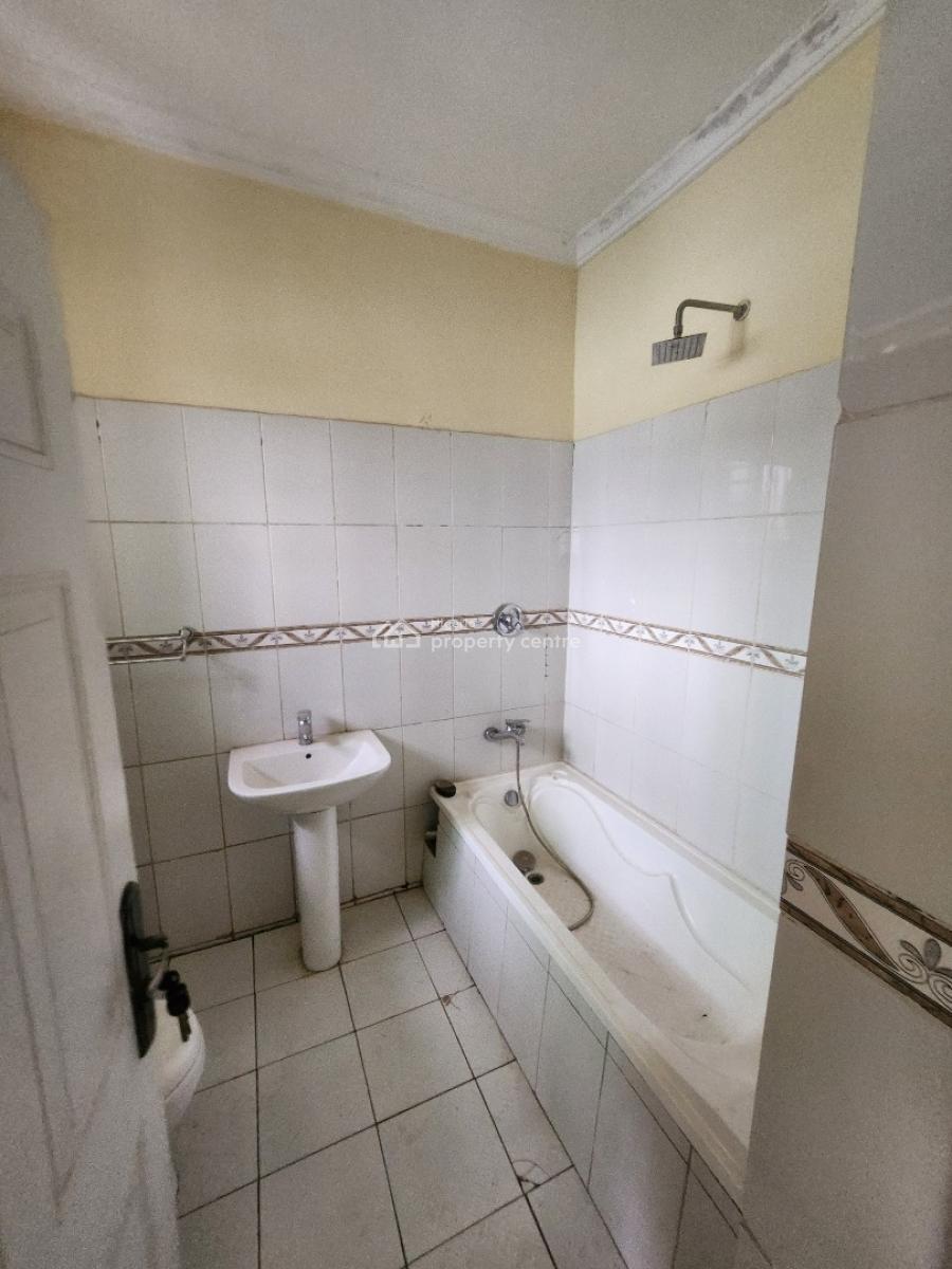 Service 3bedroom Flat with Selfco Bq, 1st Floor, with Ac & Gen,tarred, Jabi Main( Tarred Rd, Jabi, Abuja, Flat / Apartment for Rent