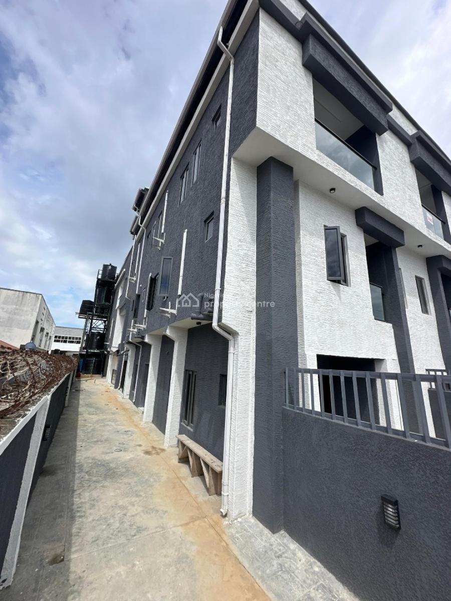 Excellent Newly Built 1 Bedroom Penthouse, Orchid Road, Lekki, Lagos, Flat / Apartment for Sale