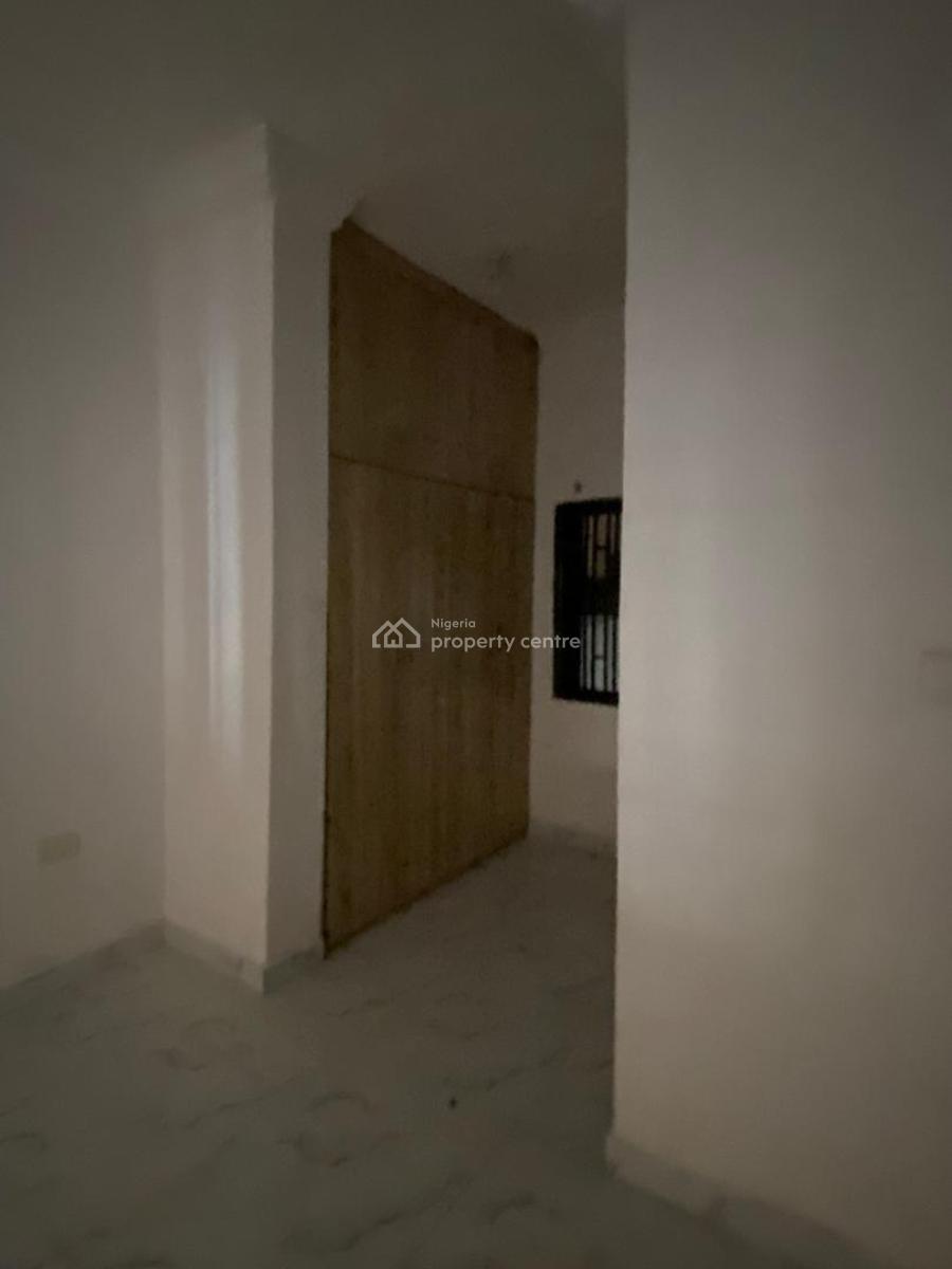 Spacious Mini Flat, Akanbi Disu Street, Off Admiralty Way, Lekki Phase 1, Lekki, Lagos, Mini Flat (room and Parlour) for Rent