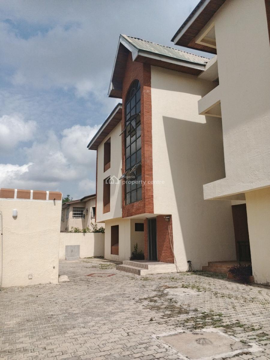 Corperate Lease: 6 Units 3 Bedroom Flat with 1 Room Bq, Maitama District, Abuja, Flat / Apartment for Rent