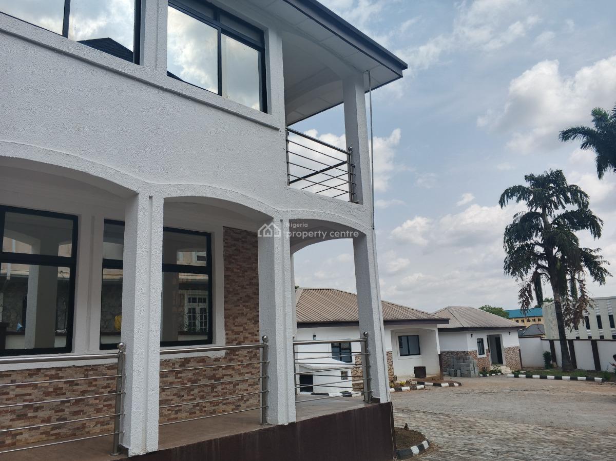 5 Bedrooms Detached Duplex with 2 Bedrooms Guest Chalet and 1 Bedroom, Maitama District, Abuja, Detached Duplex for Rent