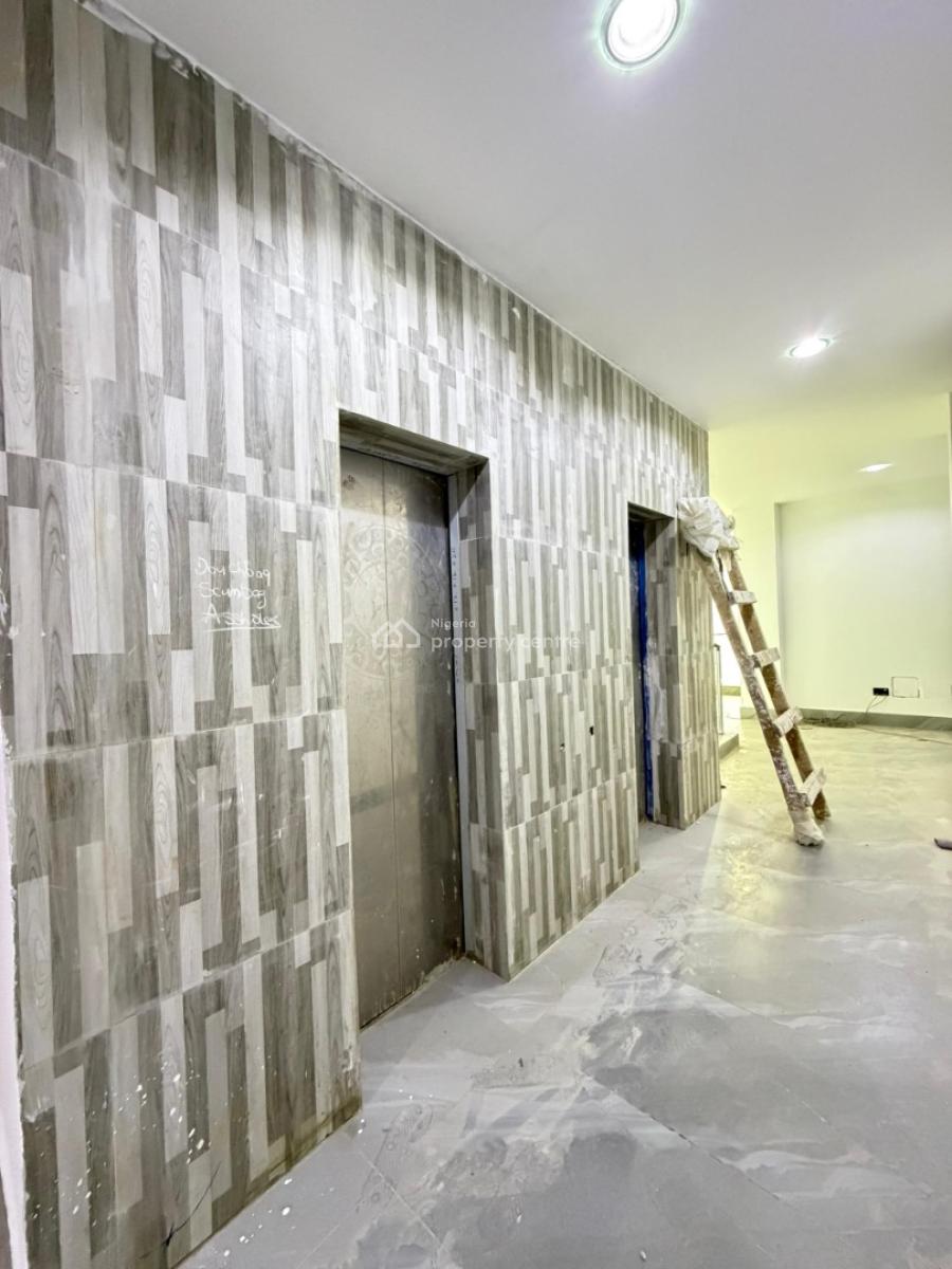 Stunning 2-bedroom Apartment with Swimmingpool& Gym in a Secure Estate, Lekki Phase 1, Lekki, Lagos, Flat / Apartment for Sale