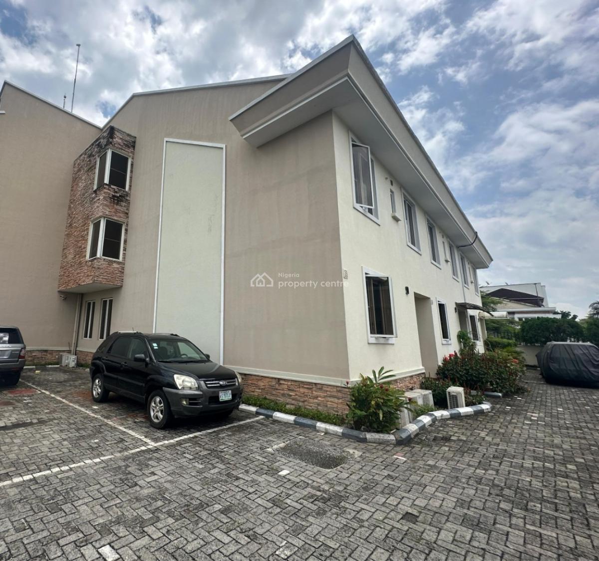 Aesthetic Four Bedrooms Terrace Duplex in a Prestigious Estate, Dew of Hermon, Banana Island, Ikoyi, Lagos, Terraced Duplex for Rent