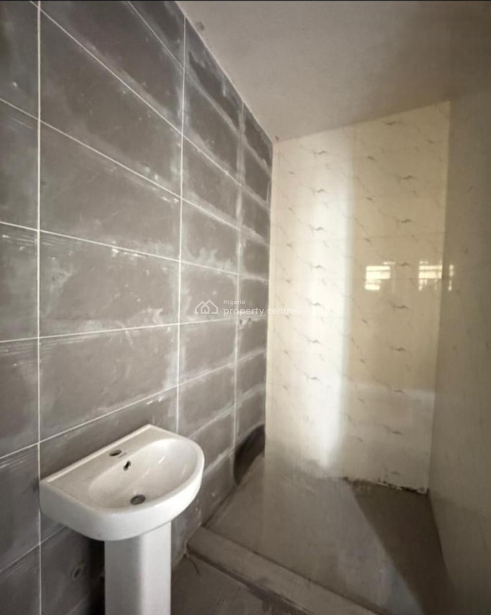 3 Bedroom Apartment, Gbagada, Lagos, Block of Flats for Sale