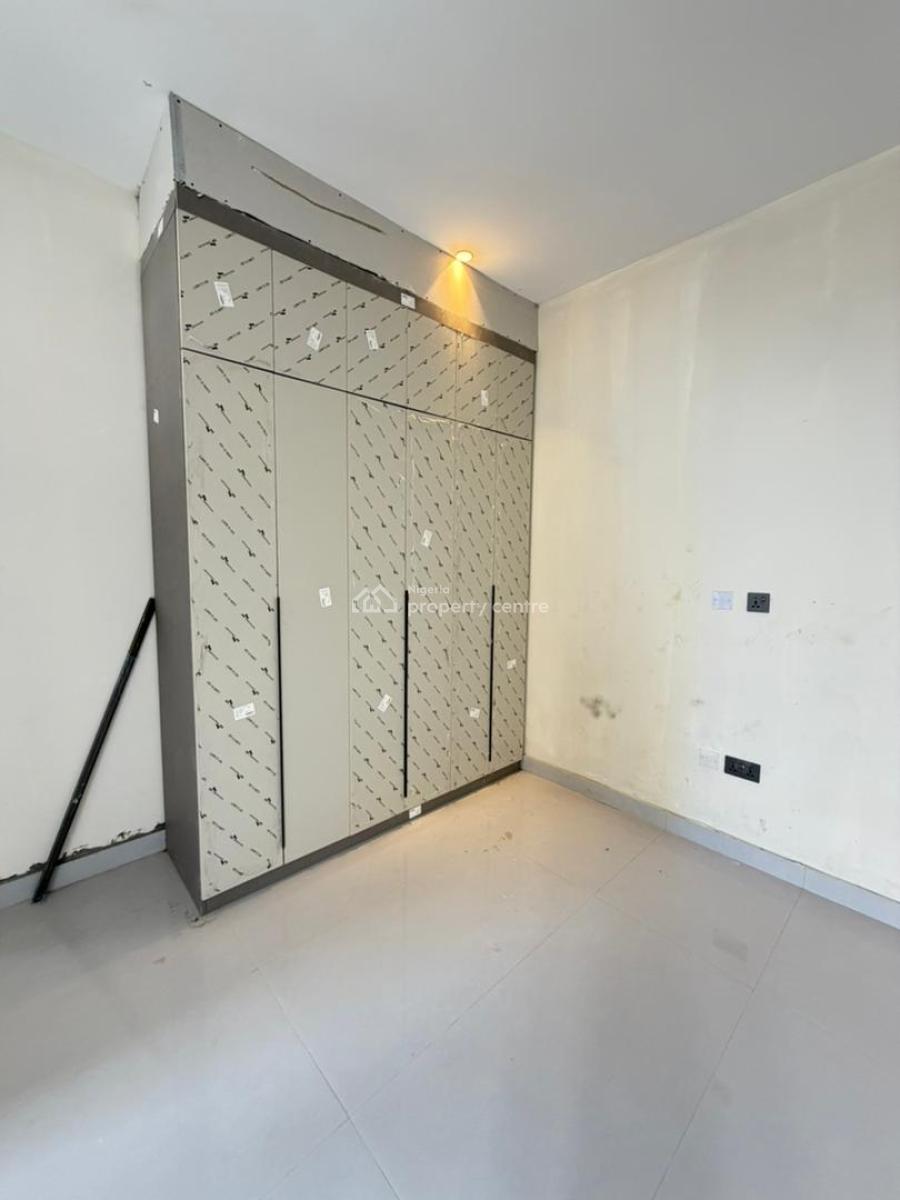 Spacious 2-bedroom Apartment with Elevator, Lekki Phase 1, Lekki, Lagos, Flat / Apartment for Sale