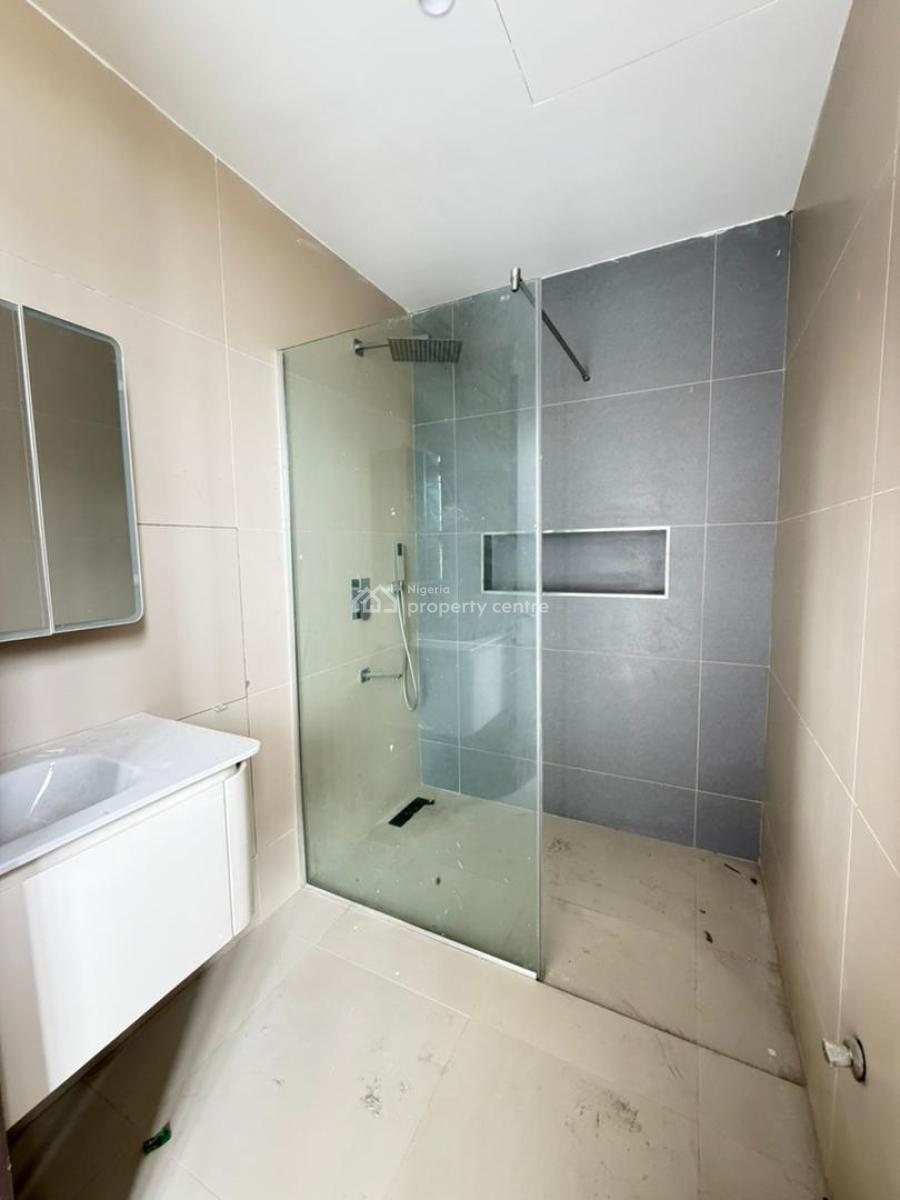 Spacious 2-bedroom Apartment with Elevator, Lekki Phase 1, Lekki, Lagos, Flat / Apartment for Sale