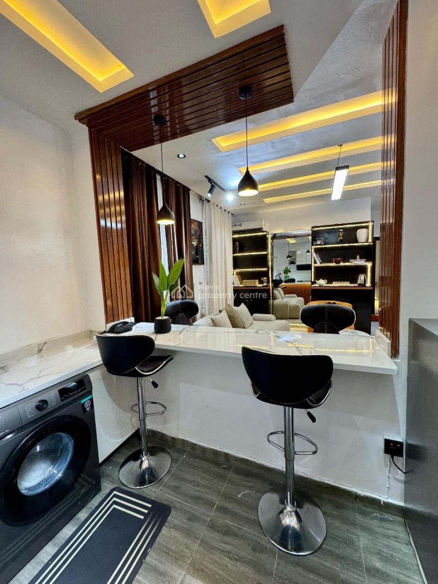 Lovely 1 Bedroom Bedroom Stand Alone Apartment with Smart Lock, Lekki Phase 1, Lekki, Lagos, Flat / Apartment Short Let
