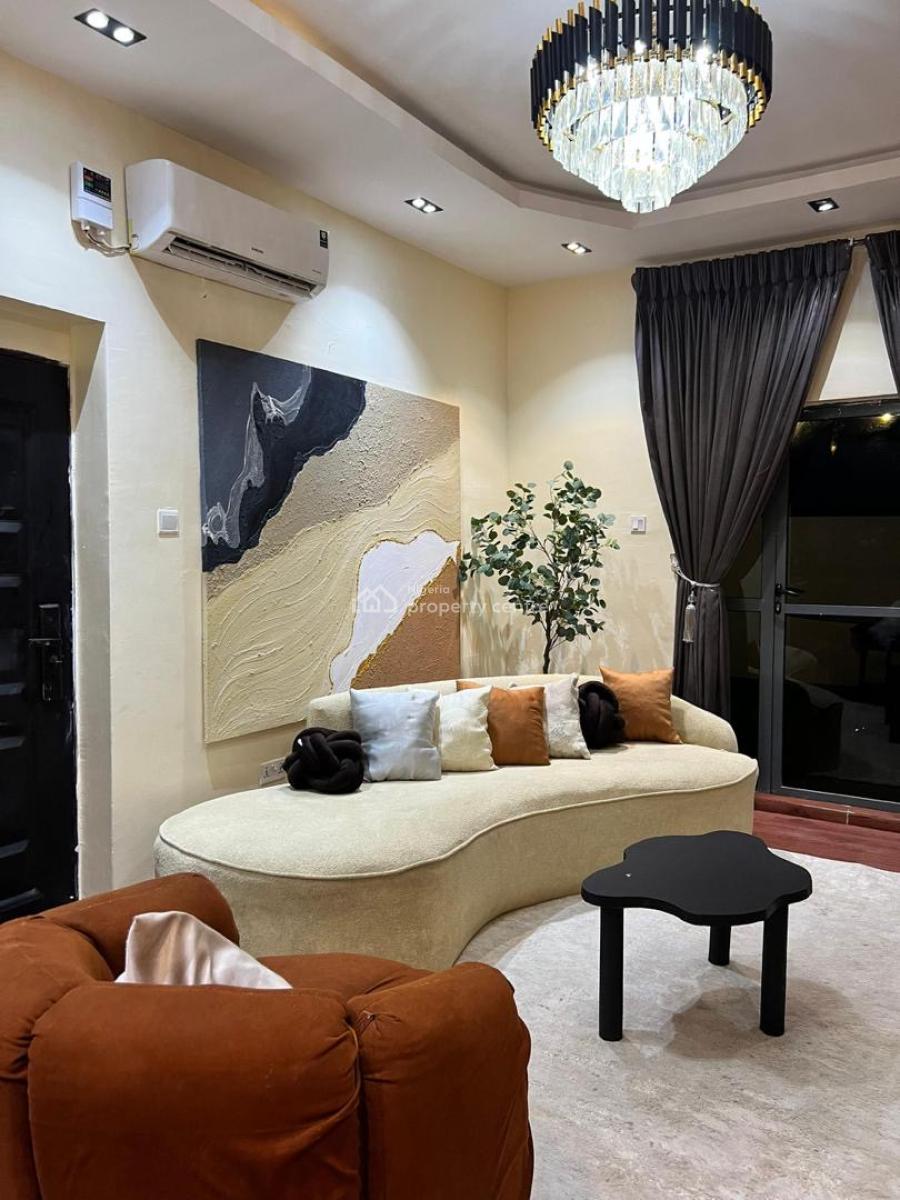 a Very Sweet and Spacious Stand Alone Apartment Located in a Serene a, Lekki Phase 1, Lekki, Lagos, Flat / Apartment Short Let