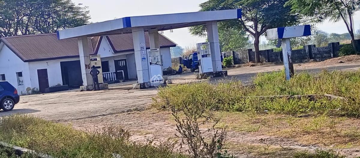 Filling Station 5000sqm, 6pump,3tanks , Express Rd, on The Express Rd(tarred), Gwagwalada, Abuja, Filling Station for Sale