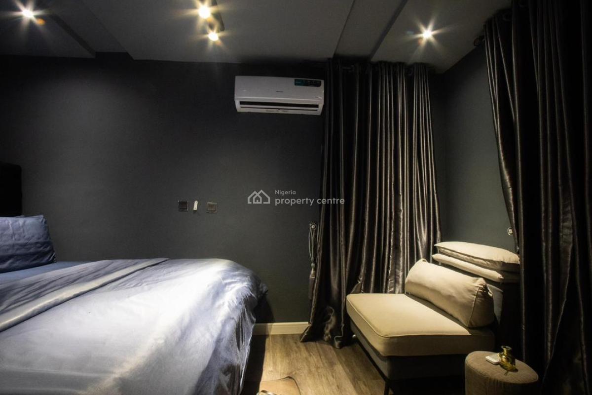 Nicely Furnished Three Bedroom Maisonette Penthouse, Lekki Phase 1, Lekki, Lagos, Flat / Apartment Short Let