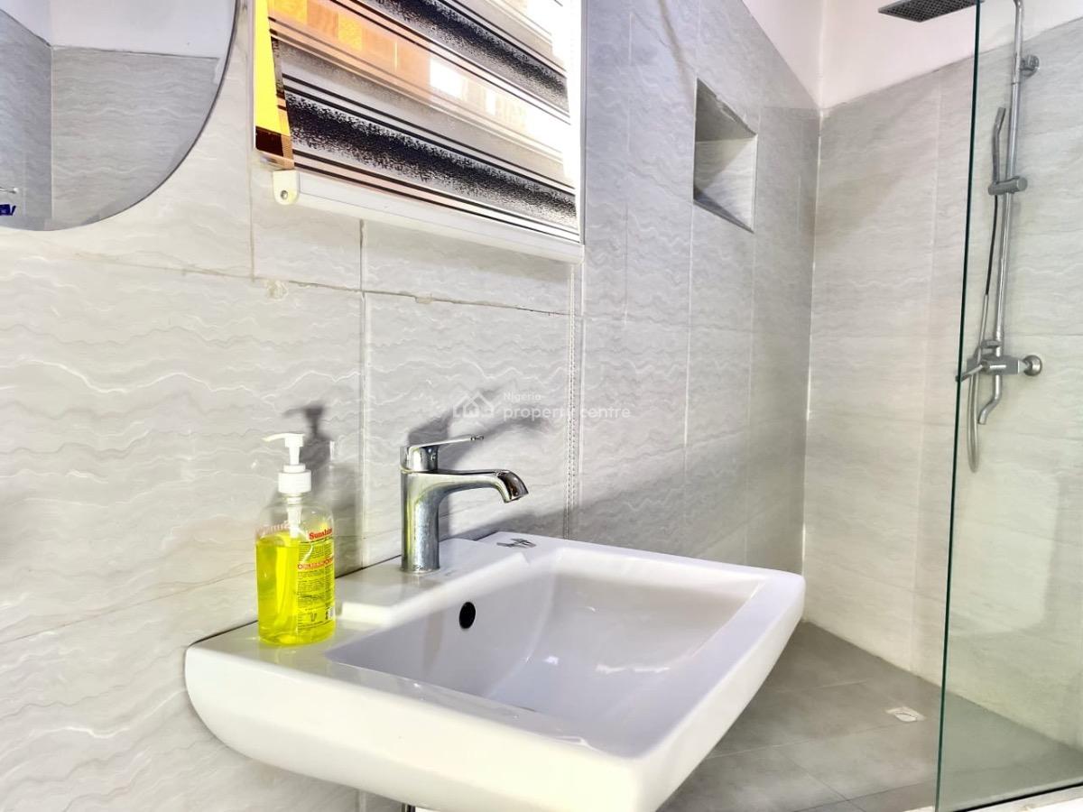 Nicely Furnished 1 Bedroom Maisonette Penthouse, Lekki Expressway, Lekki, Lagos, Flat / Apartment Short Let
