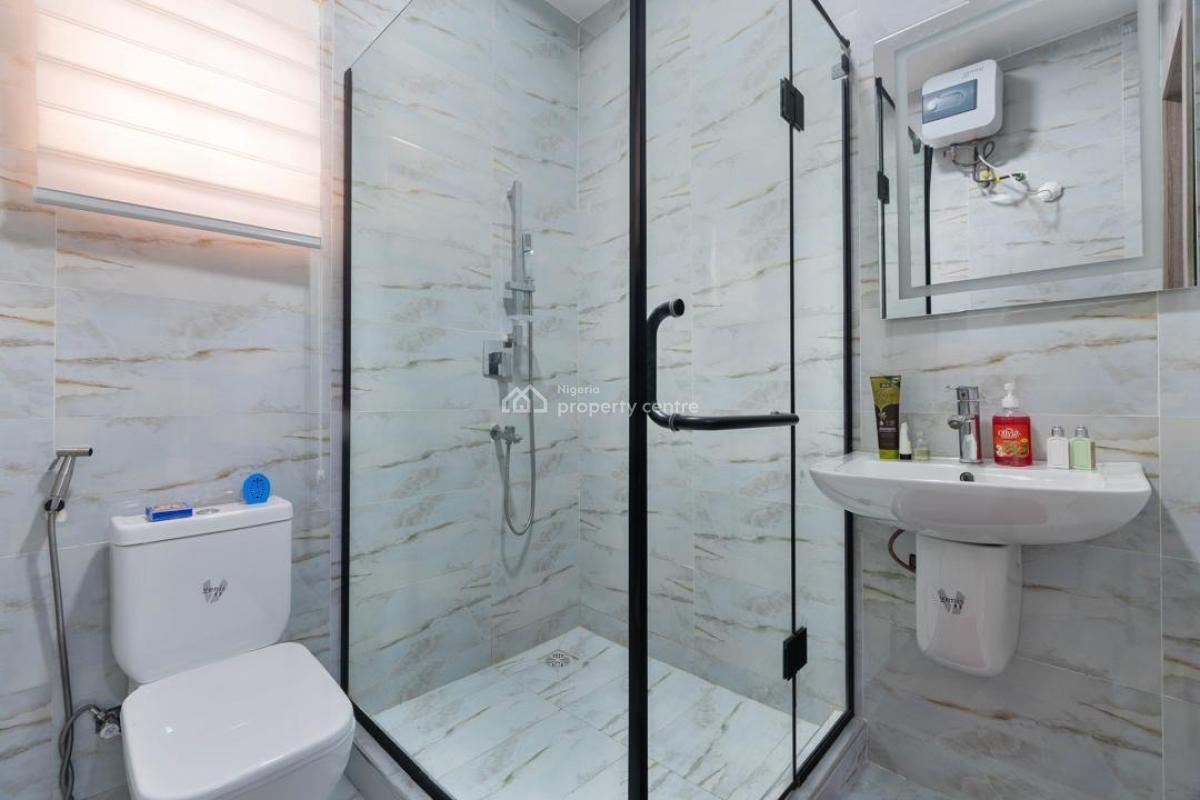 Nicely Furnished Three Bedroom Maisonette Penthouse in Lekki Phase 1, Lekki Phase 1, Lekki, Lagos, House Short Let