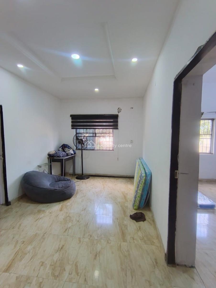 Clean 2 Bedroom Upstairs, Lbs, Sangotedo, Ajah, Lagos, Flat / Apartment for Rent