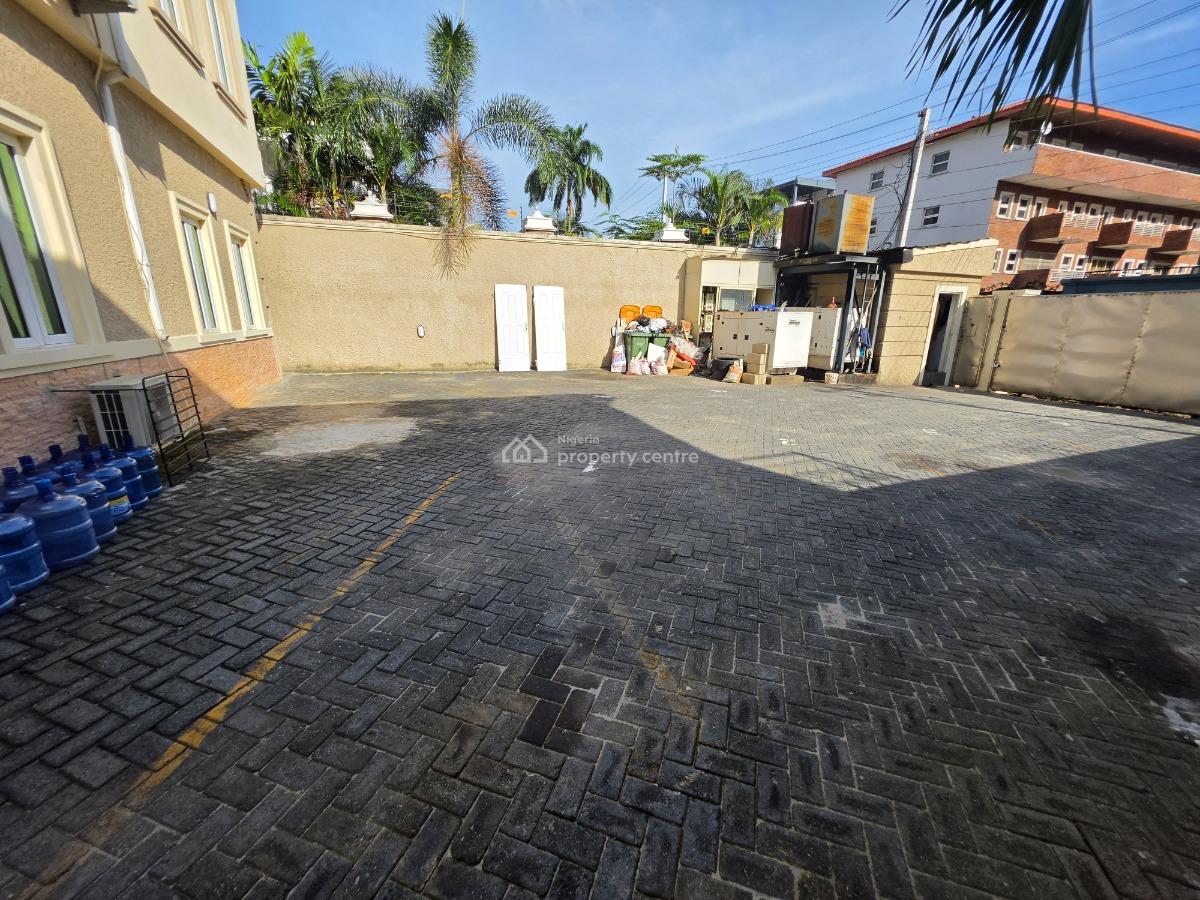 Well Maintained and Newly Renovated 3 Bedroom Serviced Flat with Bq, Off Bourdillon Road, Old Ikoyi, Ikoyi, Lagos, Flat / Apartment for Sale