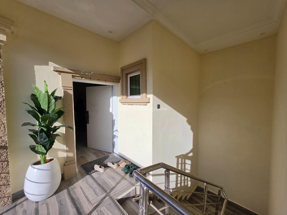 Well Maintained and Newly Renovated 3 Bedroom Serviced Flat with Bq, Off Bourdillon Road, Old Ikoyi, Ikoyi, Lagos, Flat / Apartment for Sale