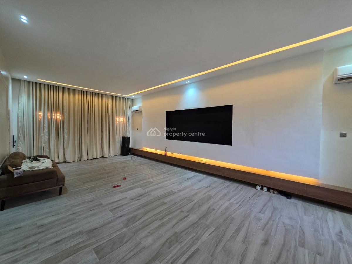 Well Maintained and Newly Renovated 3 Bedroom Serviced Flat with Bq, Off Bourdillon Road, Old Ikoyi, Ikoyi, Lagos, Flat / Apartment for Sale