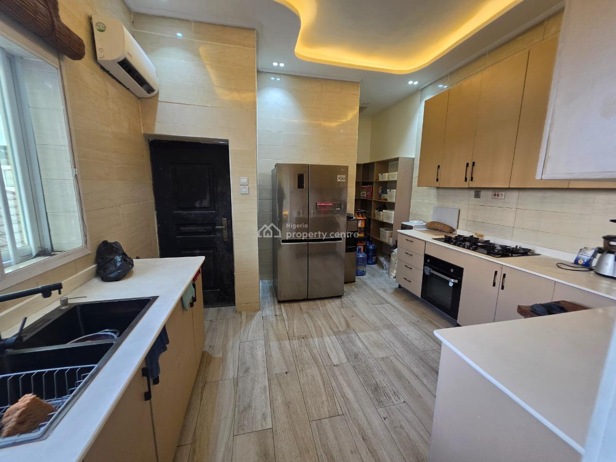 Well Maintained and Newly Renovated 3 Bedroom Serviced Flat with Bq, Off Bourdillon Road, Old Ikoyi, Ikoyi, Lagos, Flat / Apartment for Sale