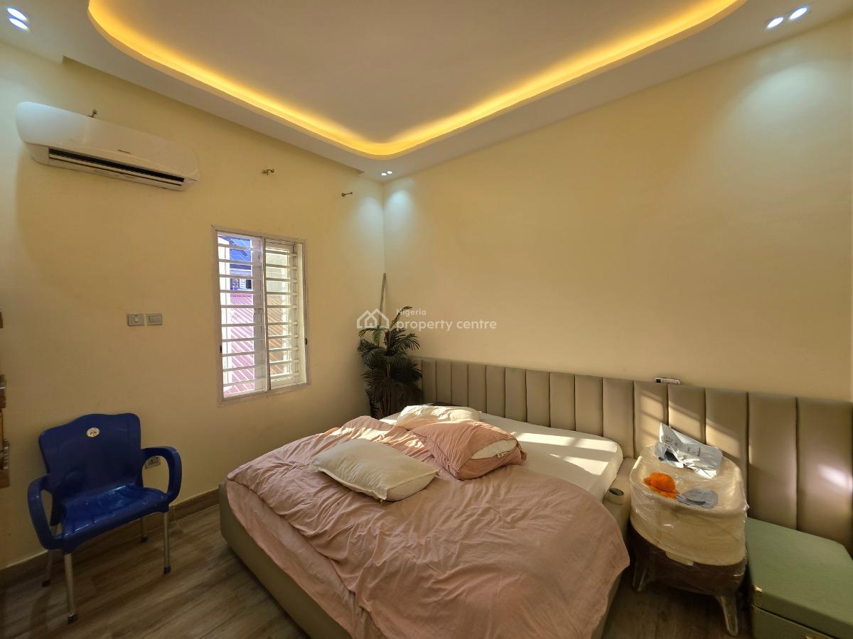 Well Maintained and Newly Renovated 3 Bedroom Serviced Flat with Bq, Off Bourdillon Road, Old Ikoyi, Ikoyi, Lagos, Flat / Apartment for Sale