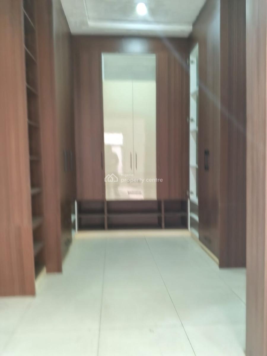 Sharp and Clean 5 Bedrooms Semi Detached Duplex, Guzape District, Abuja, Semi-detached Duplex for Rent