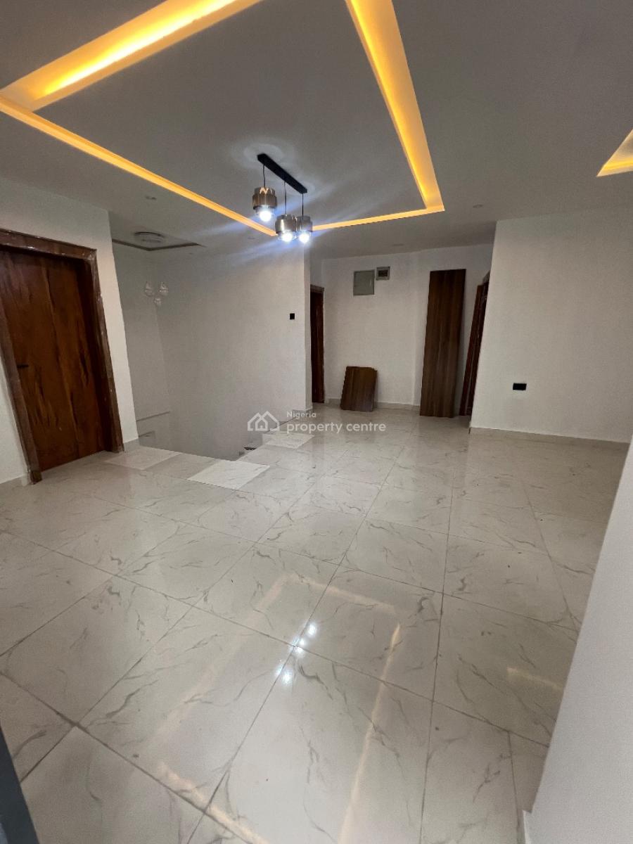Newly Built 2bedroom Flat at Lekki Phase 1 All Rooms Are En-suite ., Off Bisola Durosinmi Etti Drive Lekki Phase 1, Lekki Phase 1, Lekki, Lagos, Flat / Apartment for Rent
