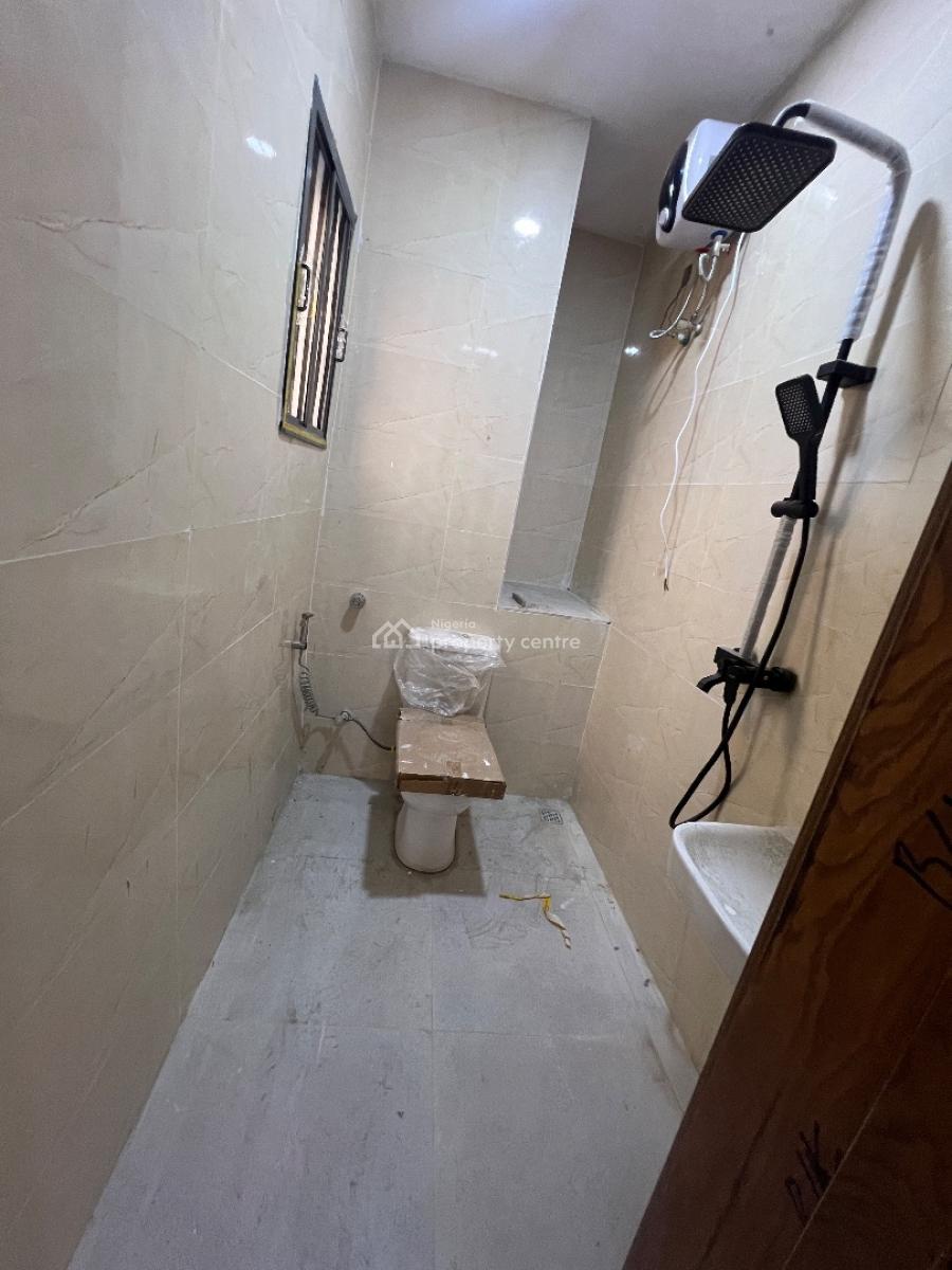 Newly Built 2bedroom Flat at Lekki Phase 1 All Rooms Are En-suite ., Off Bisola Durosinmi Etti Drive Lekki Phase 1, Lekki Phase 1, Lekki, Lagos, Flat / Apartment for Rent