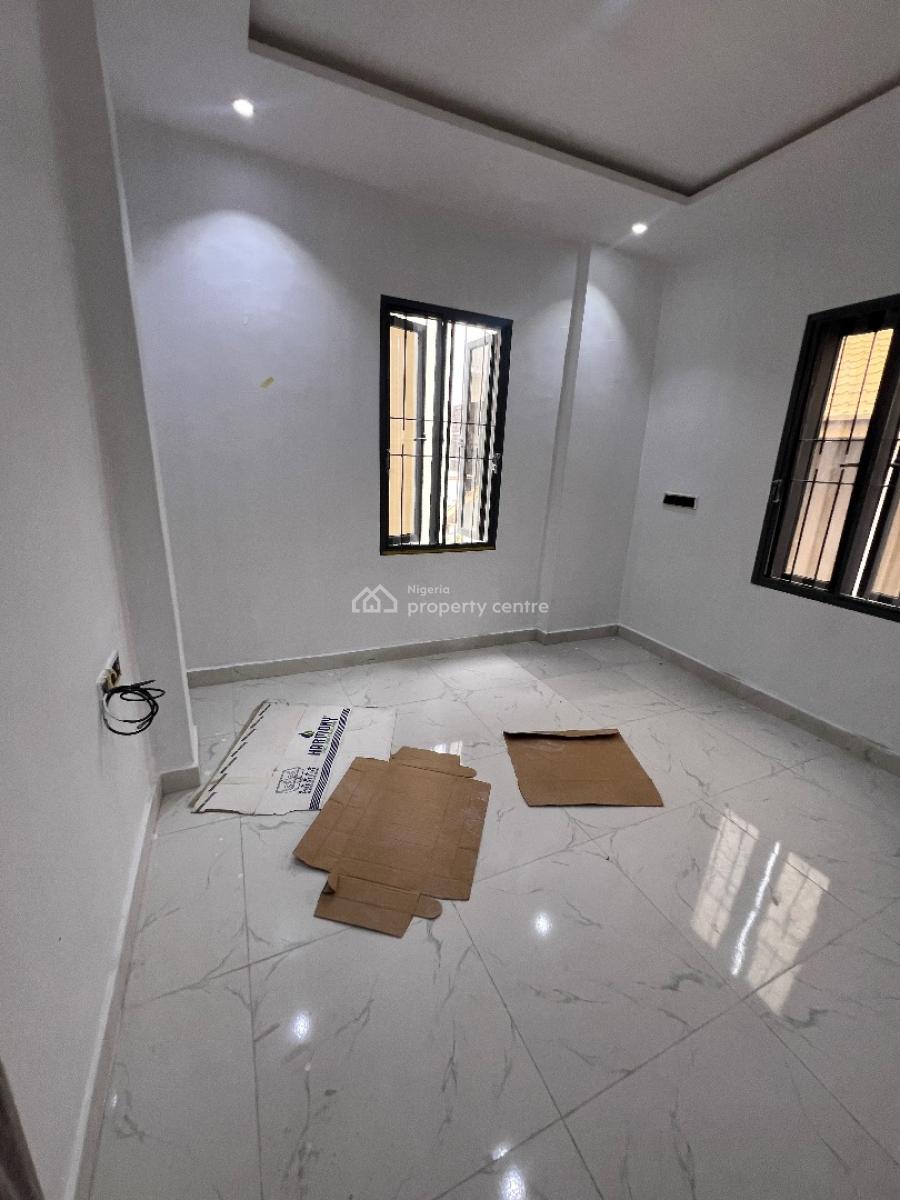 Newly Built 2bedroom Flat at Lekki Phase 1 All Rooms Are En-suite ., Off Bisola Durosinmi Etti Drive Lekki Phase 1, Lekki Phase 1, Lekki, Lagos, Flat / Apartment for Rent