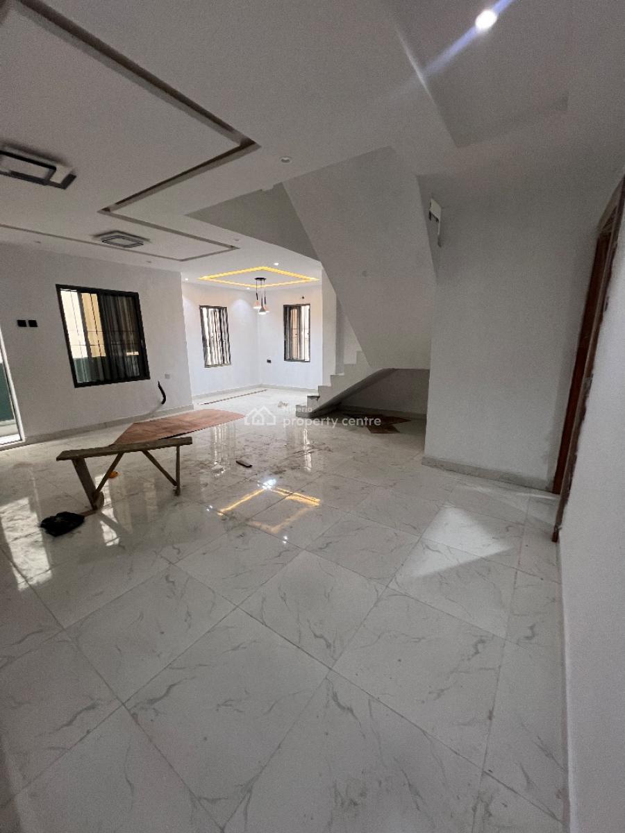 Newly Built 2bedroom Flat at Lekki Phase 1 All Rooms Are En-suite ., Off Bisola Durosinmi Etti Drive Lekki Phase 1, Lekki Phase 1, Lekki, Lagos, Flat / Apartment for Rent
