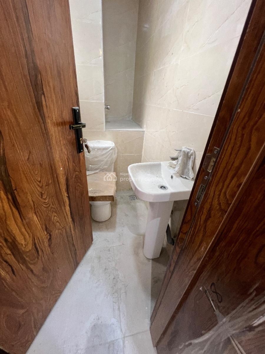Newly Built 2bedroom Flat at Lekki Phase 1 All Rooms Are En-suite ., Off Bisola Durosinmi Etti Drive Lekki Phase 1, Lekki Phase 1, Lekki, Lagos, Flat / Apartment for Rent