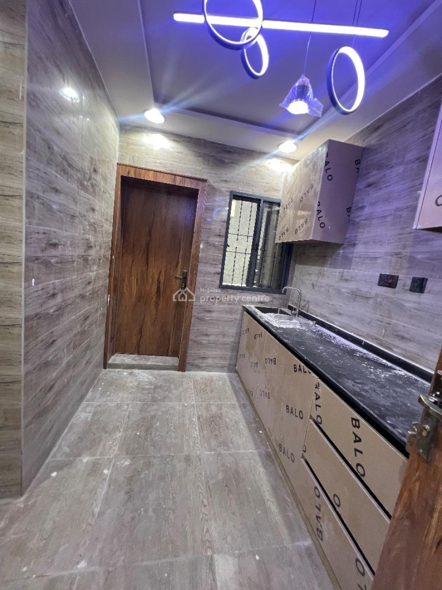 Newly Built 2bedroom Flat at Lekki Phase 1 All Rooms Are En-suite ., Off Bisola Durosinmi Etti Drive Lekki Phase 1, Lekki Phase 1, Lekki, Lagos, Flat / Apartment for Rent