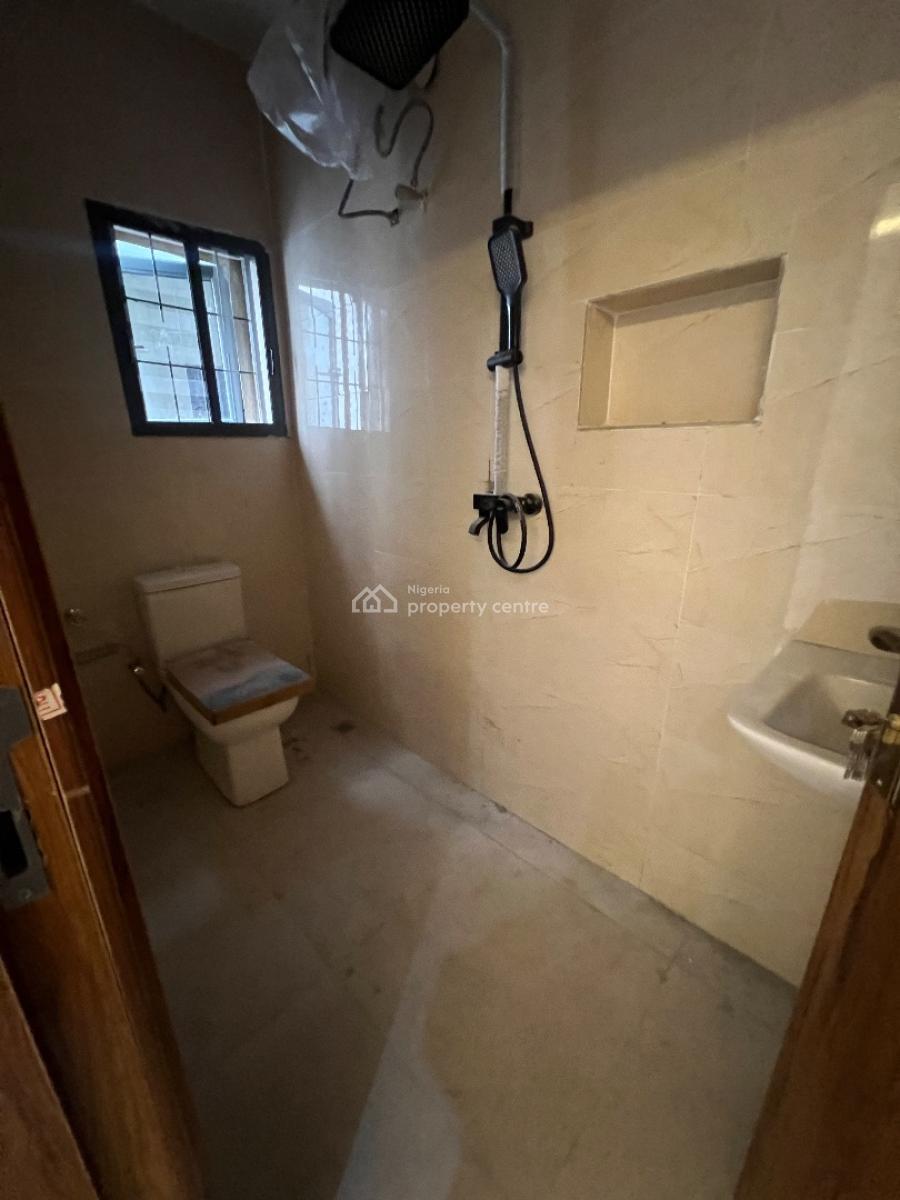 Newly Built 2bedroom Flat at Lekki Phase 1 All Rooms Are En-suite ., Off Bisola Durosinmi Etti Drive Lekki Phase 1, Lekki Phase 1, Lekki, Lagos, Flat / Apartment for Rent
