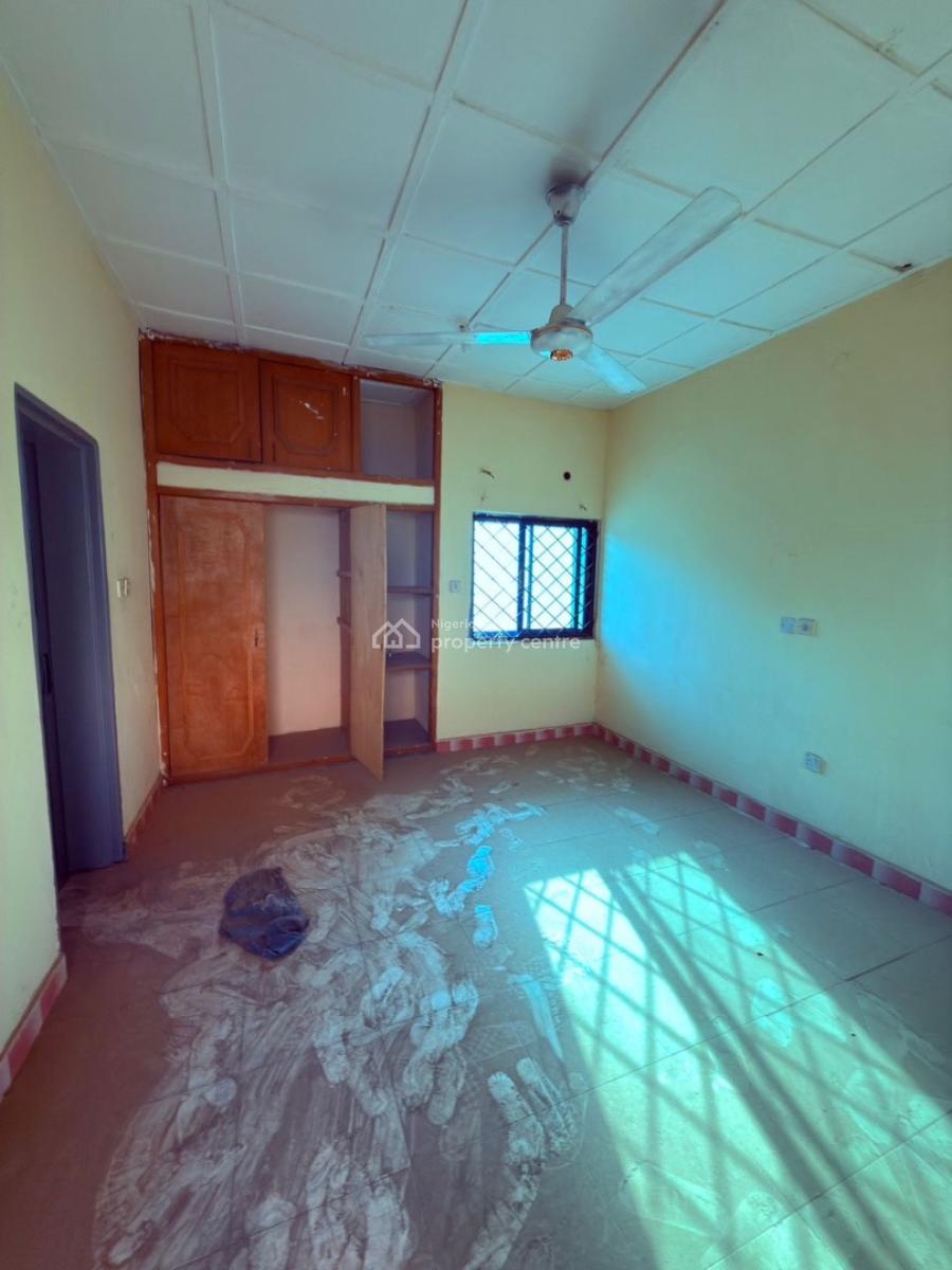 for Lease  22 Rooms ( Offices)  6bed Duplex  3room Bq 2 Conference Roo, Wuse 2, Abuja, Plaza / Complex / Mall for Rent