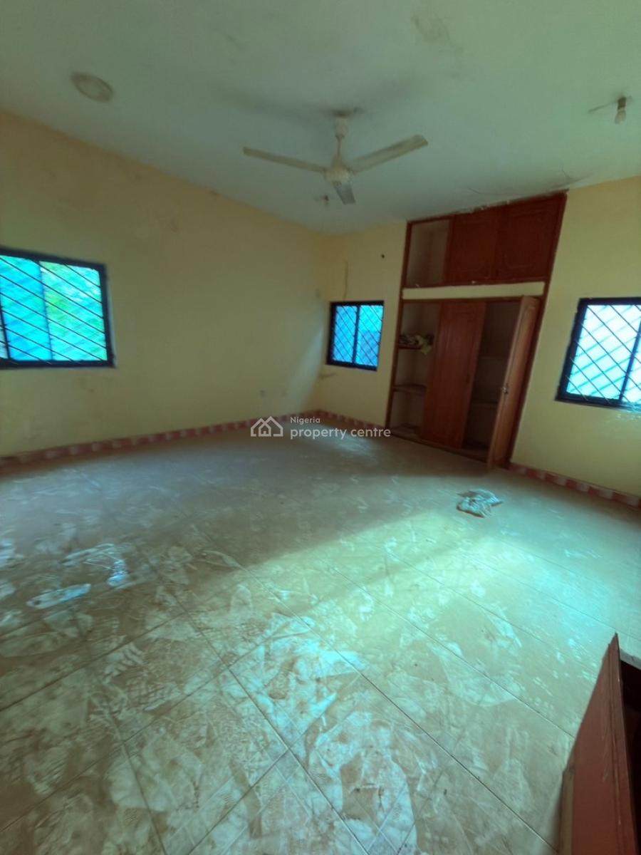 for Lease  22 Rooms ( Offices)  6bed Duplex  3room Bq 2 Conference Roo, Wuse 2, Abuja, Plaza / Complex / Mall for Rent