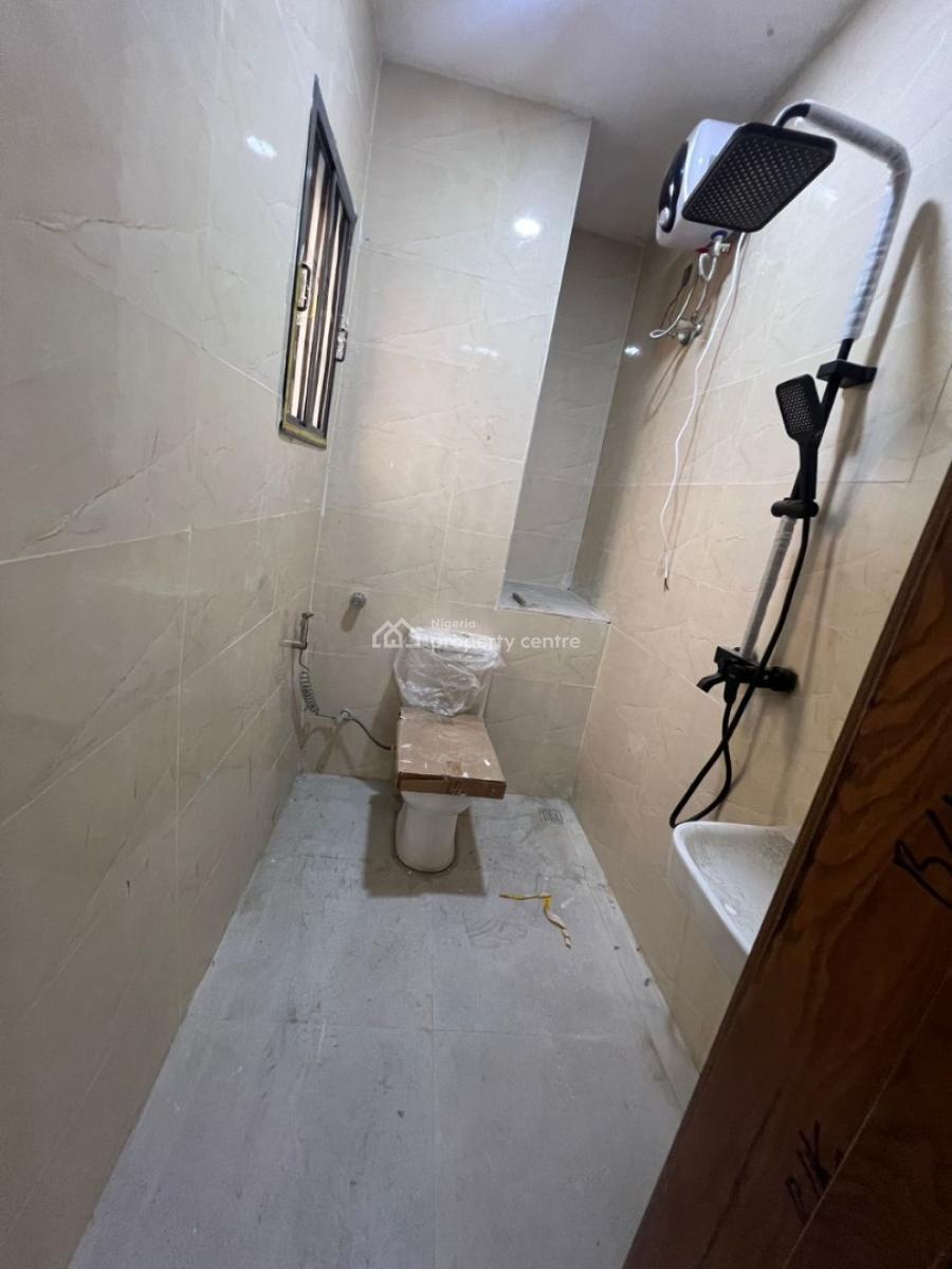 a Nice and Spacious 2 Bedrooms Apartment, Lekki Phase 1, Lekki, Lagos, Flat / Apartment for Rent