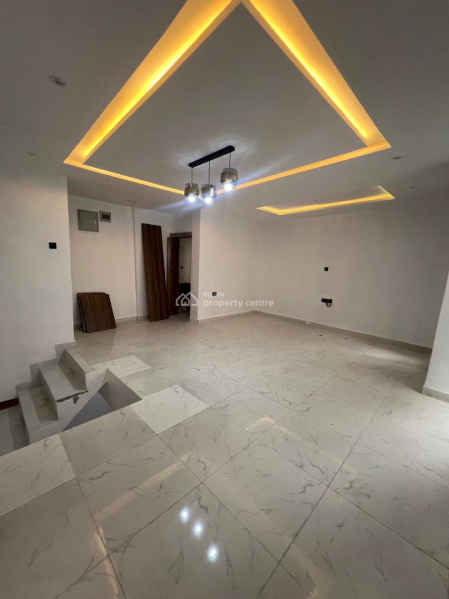 a Nice and Spacious 2 Bedrooms Apartment, Lekki Phase 1, Lekki, Lagos, Flat / Apartment for Rent