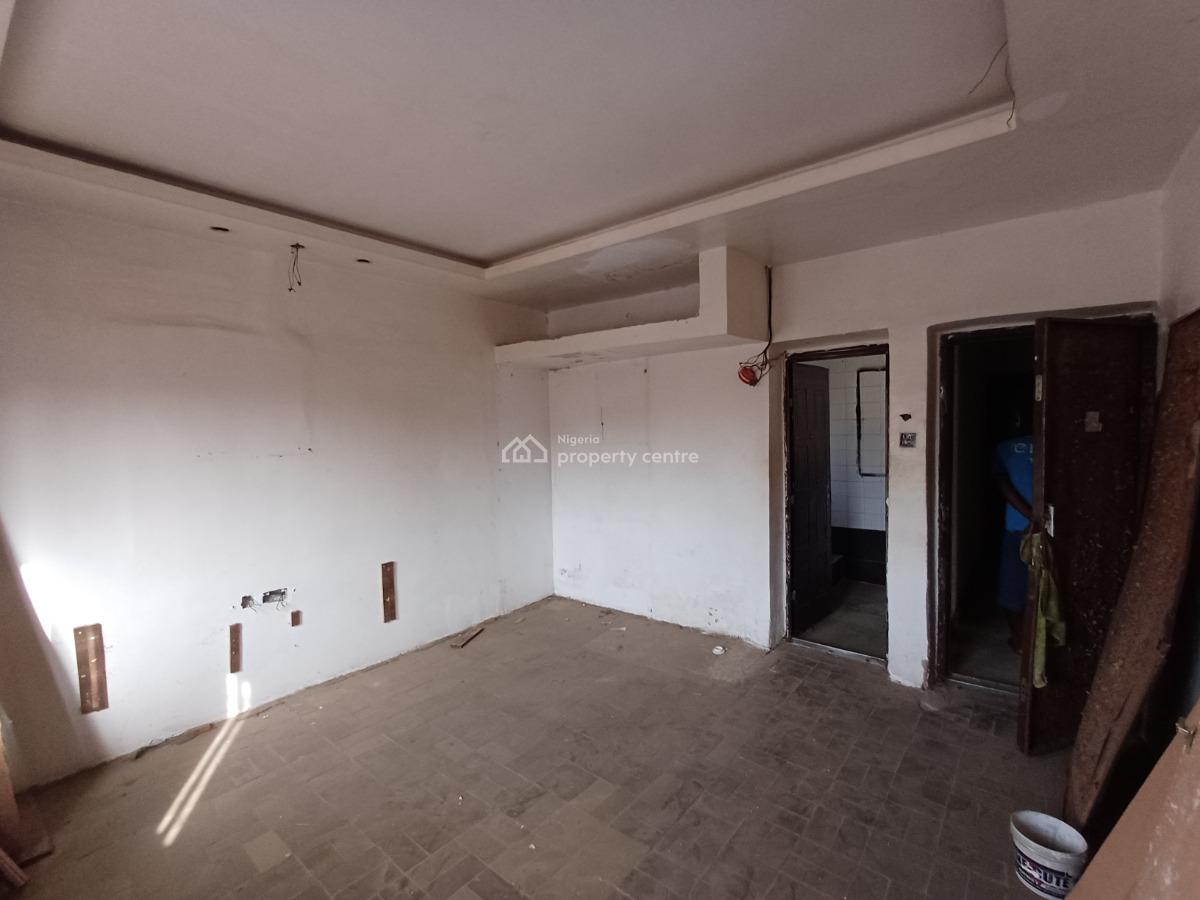 18 Rooms Guest House in a Prime Location, Zone 2, Wuse, Abuja, Hotel / Guest House for Rent