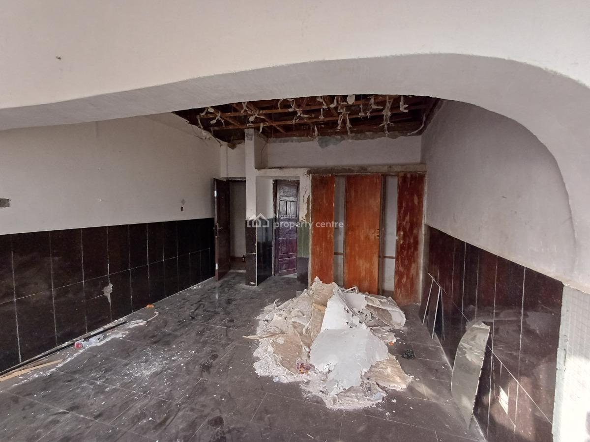 18 Rooms Guest House in a Prime Location, Zone 2, Wuse, Abuja, Hotel / Guest House for Rent