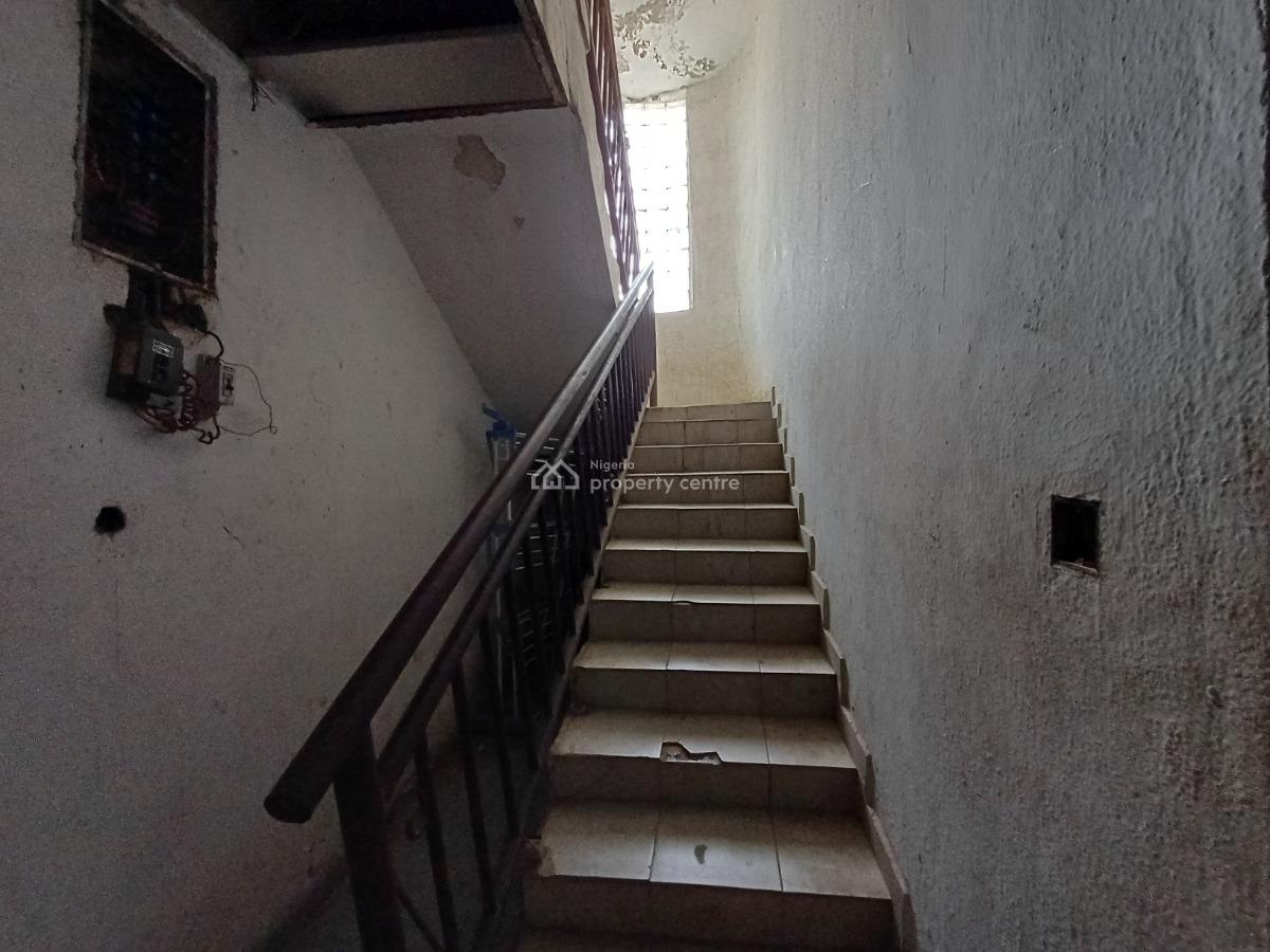 18 Rooms Guest House in a Prime Location, Zone 2, Wuse, Abuja, Hotel / Guest House for Rent