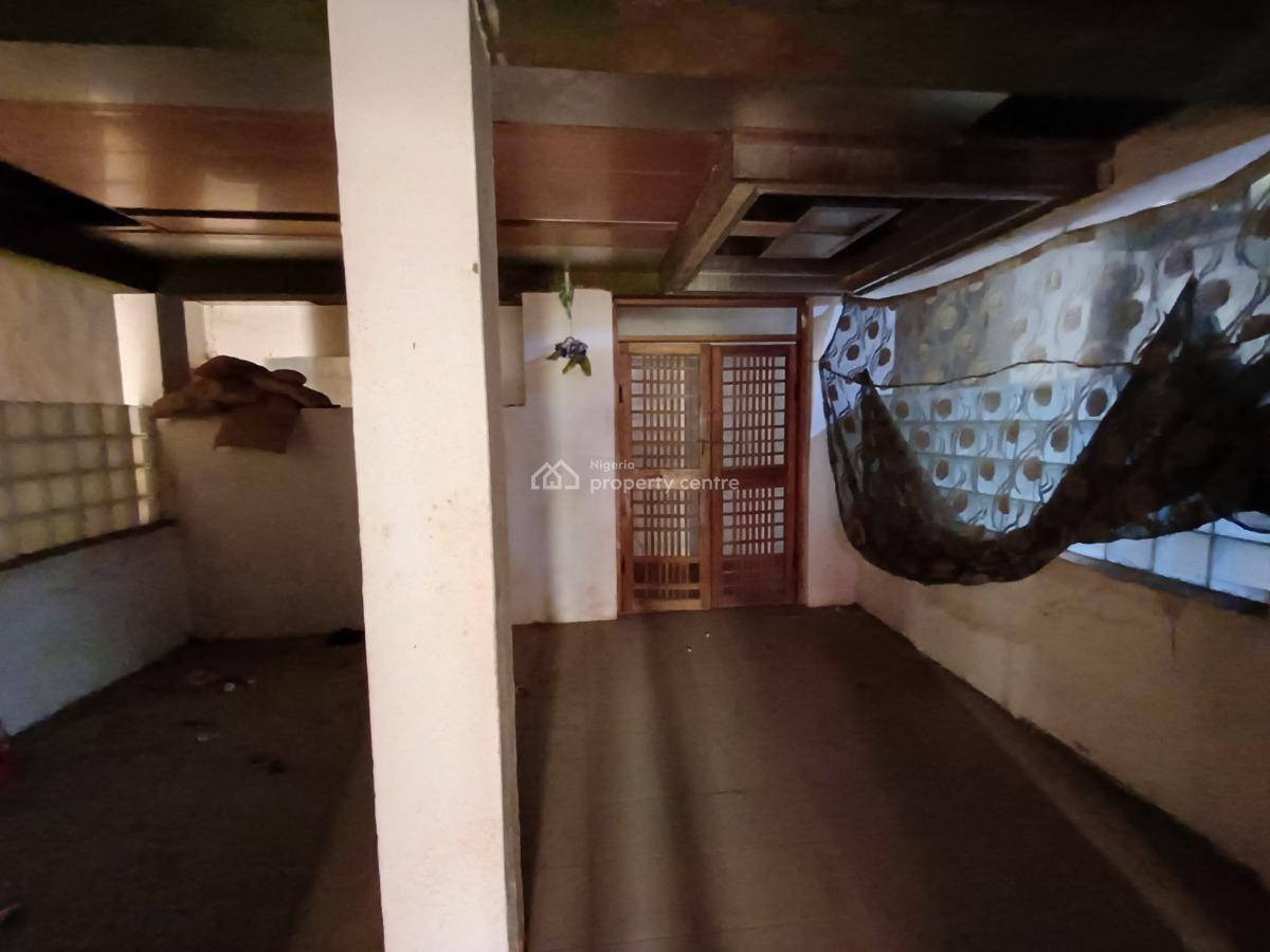 18 Rooms Guest House in a Prime Location, Zone 2, Wuse, Abuja, Hotel / Guest House for Rent