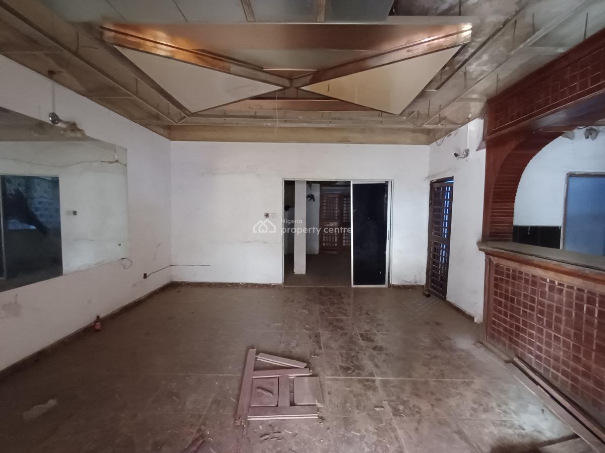18 Rooms Guest House in a Prime Location, Zone 2, Wuse, Abuja, Hotel / Guest House for Rent