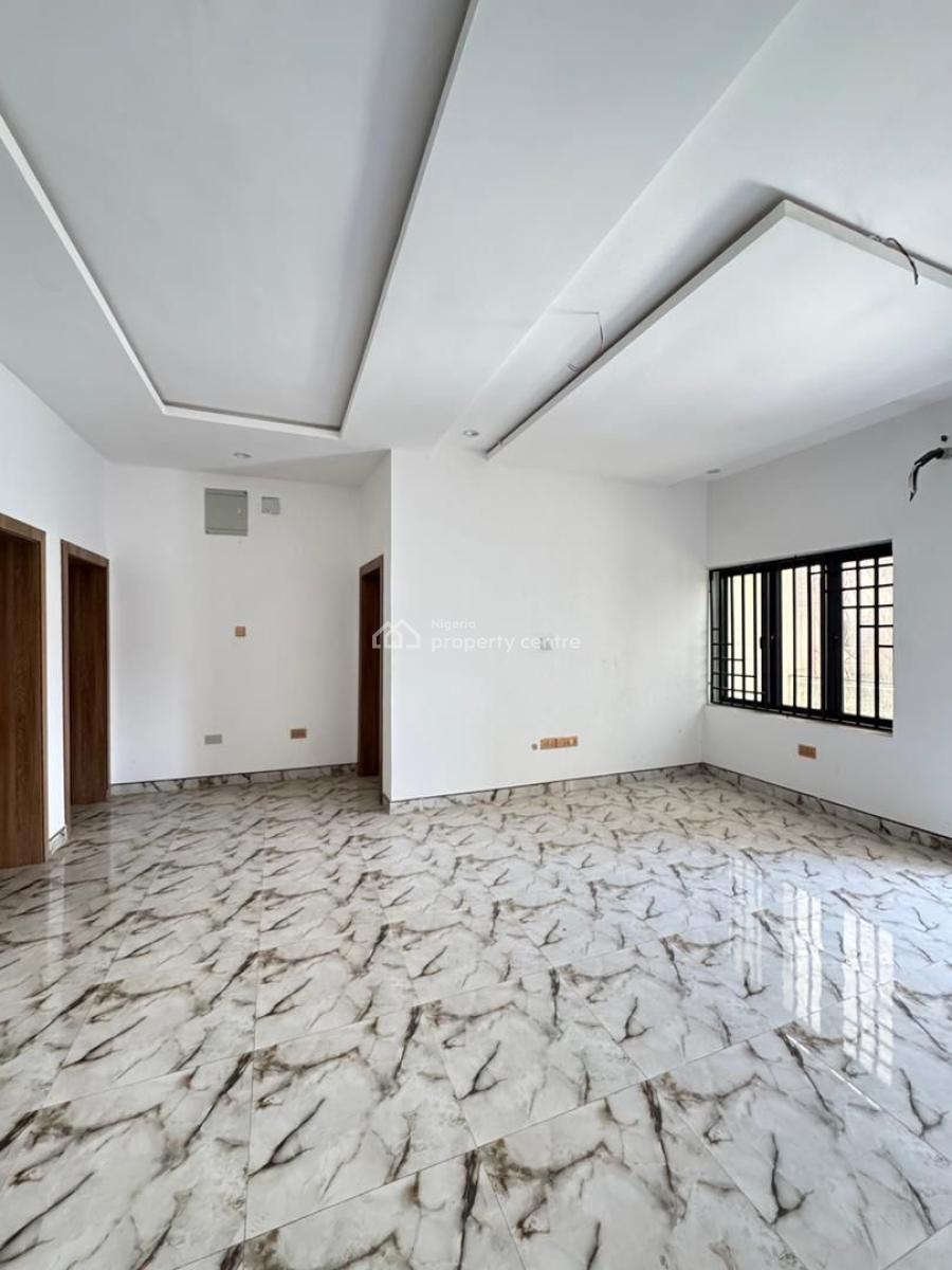 Well Structured 3 Bedroom Apartment, Yaba, Lagos, Flat / Apartment for Sale