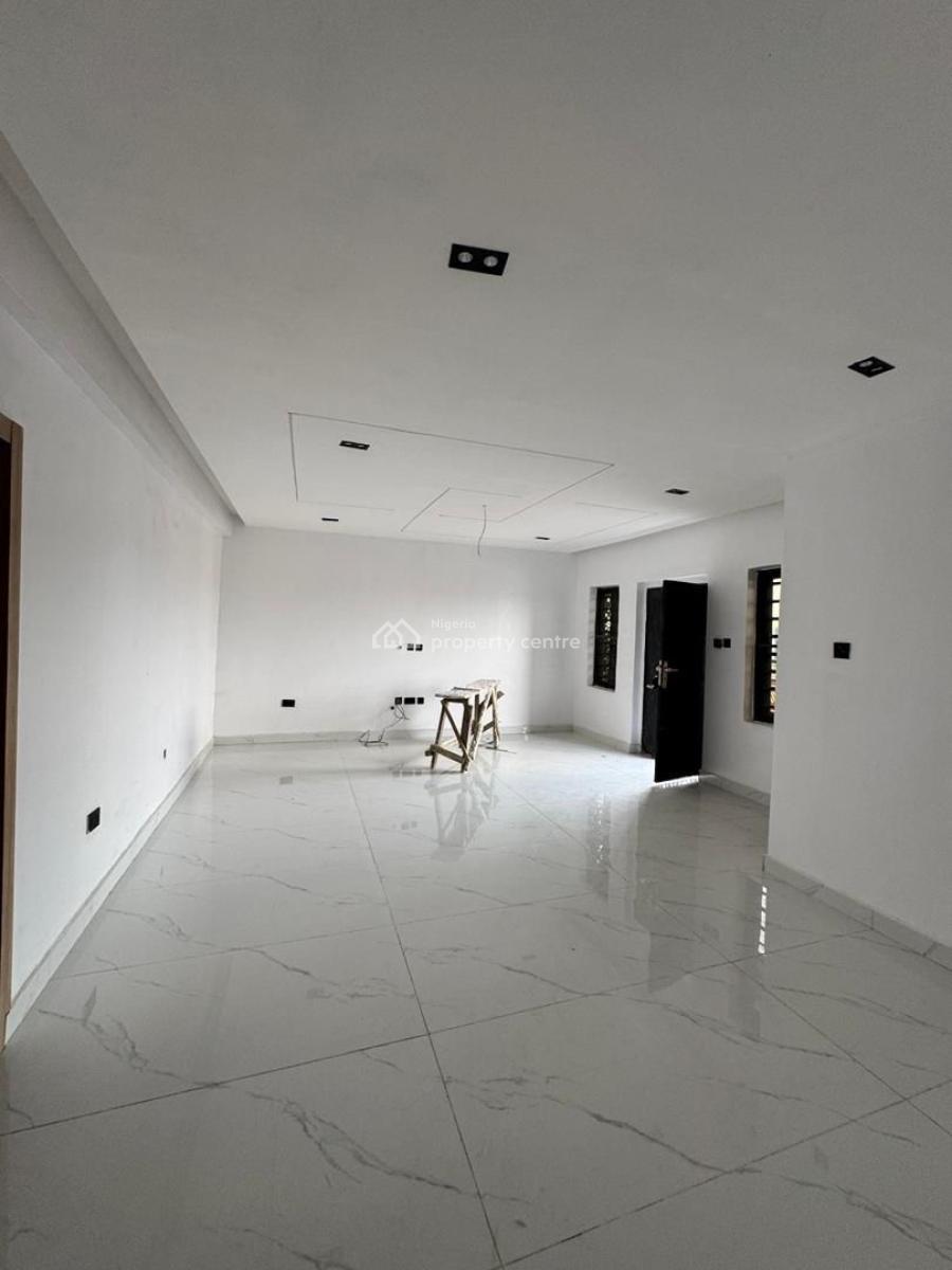 Well Structured 3 Bedroom Apartment, Yaba, Lagos, Flat / Apartment for Sale