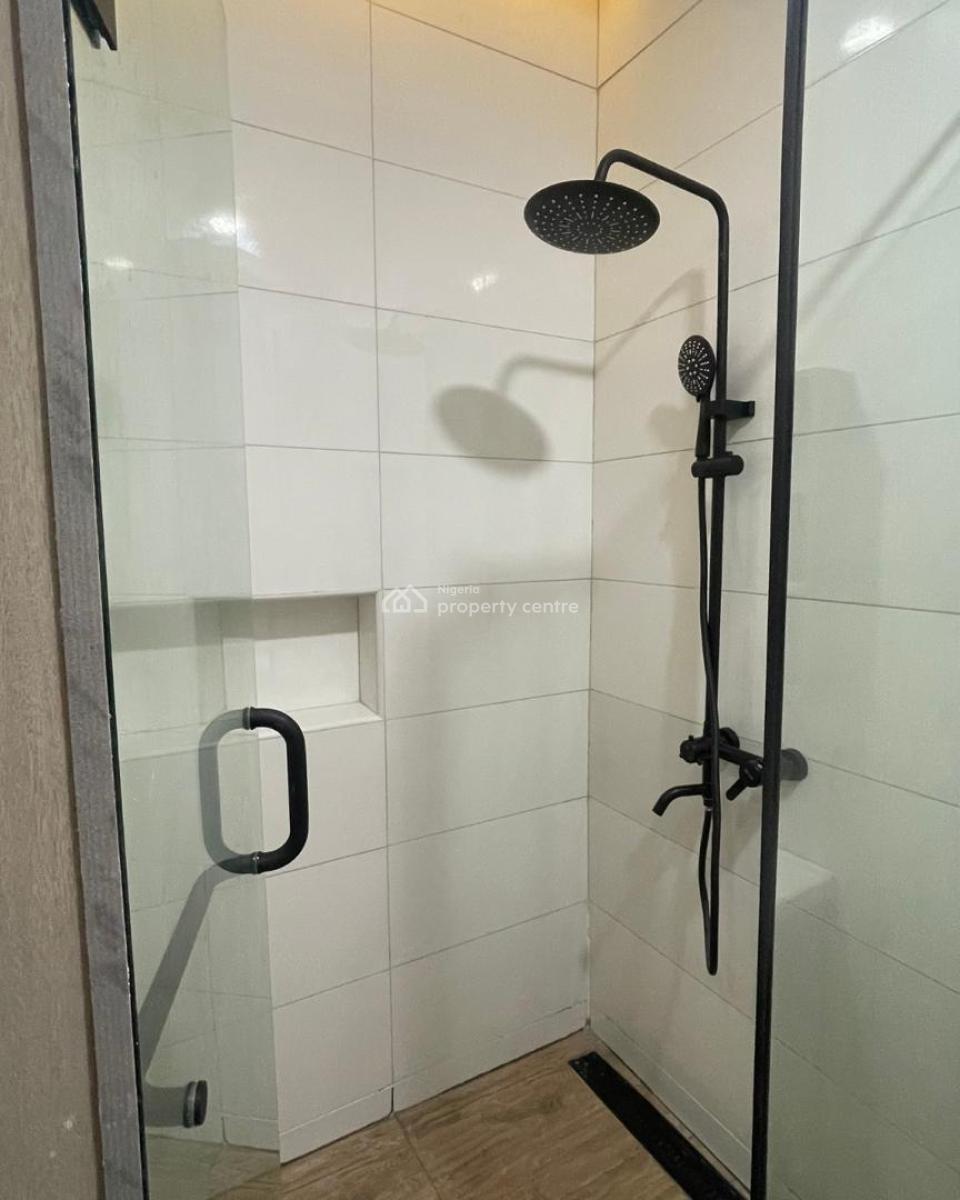 Luxury 3 Bedroom Flat with Excellent Facilities, Lekki Phase 1, Lekki, Lagos, Block of Flats for Sale