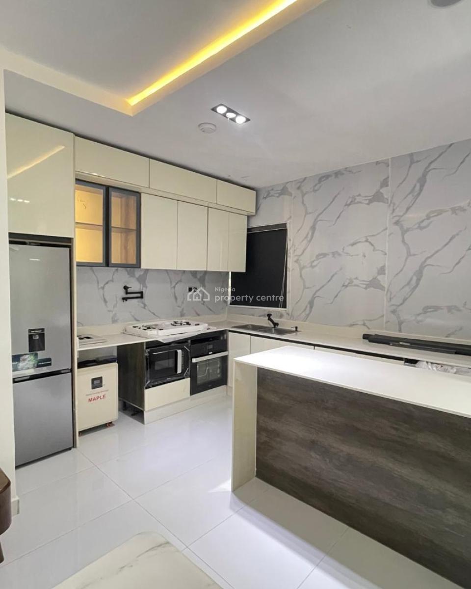 Luxury 3 Bedroom Flat with Excellent Facilities, Lekki Phase 1, Lekki, Lagos, Block of Flats for Sale