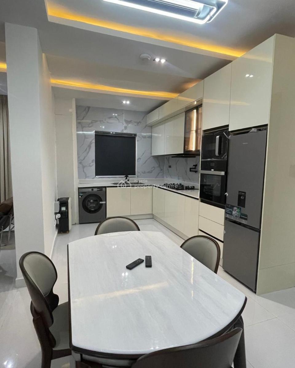 Luxury 3 Bedroom Flat with Excellent Facilities, Lekki Phase 1, Lekki, Lagos, Block of Flats for Sale