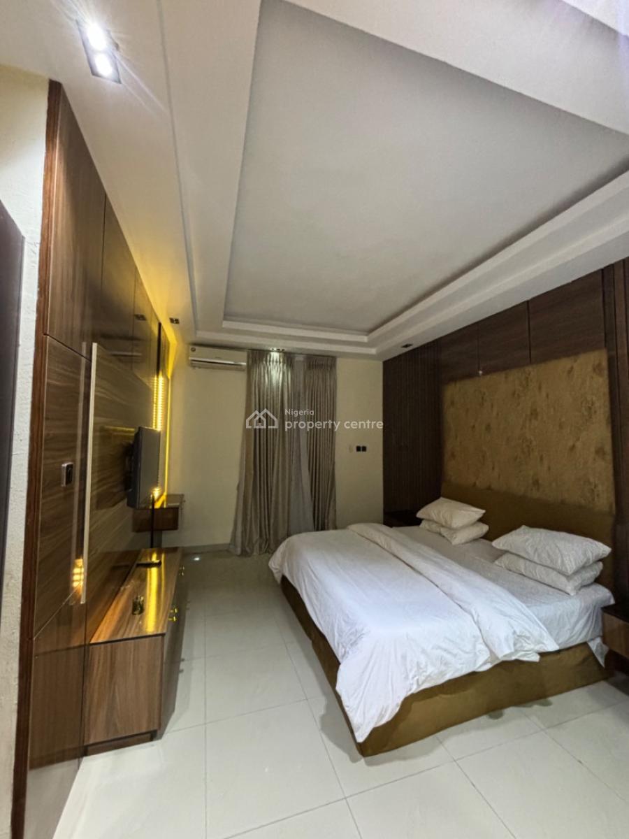 Lovely 3 Bedroom Apartment, Lekki Phase 1, Lekki, Lagos, Flat / Apartment Short Let