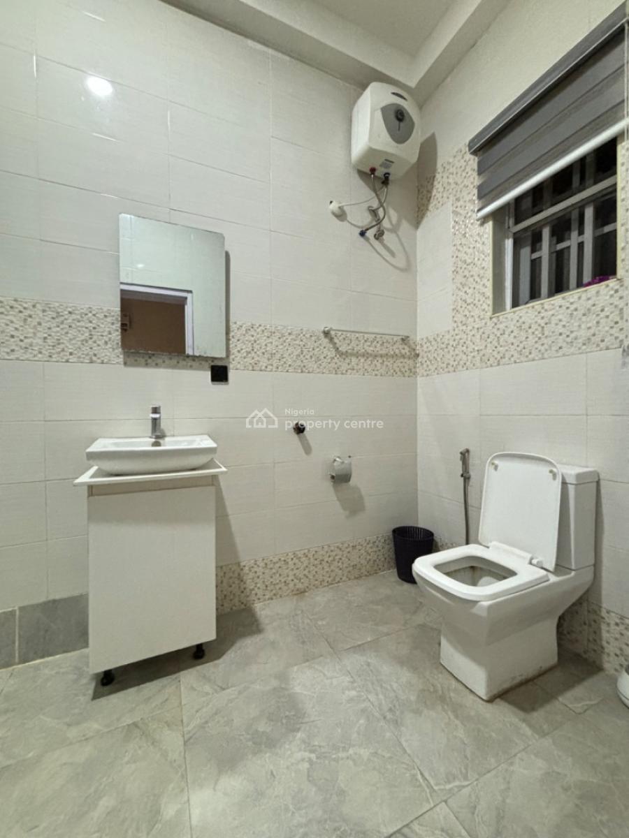 Lovely 3 Bedroom Apartment, Lekki Phase 1, Lekki, Lagos, Flat / Apartment Short Let